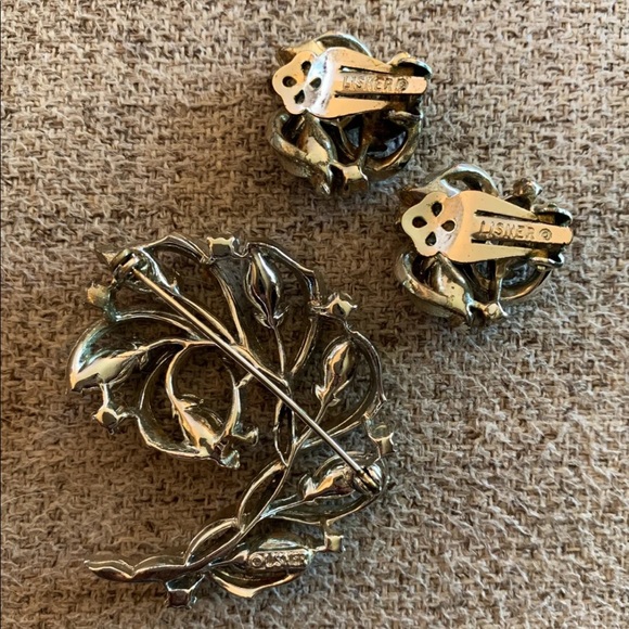 Vintage Lisner Brooch/Earring Set - Picture 2 of 2